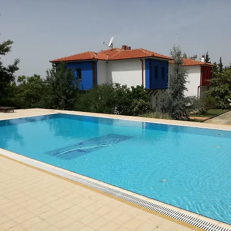 Filosxenia Roxani Country House 3*