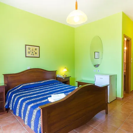 Filosxenia Roxani Country House فندق Marónia