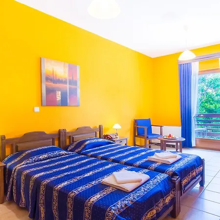 Filosxenia Roxani Country House فندق Marónia