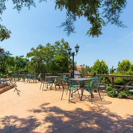 Filosxenia Roxani Country House Marónia