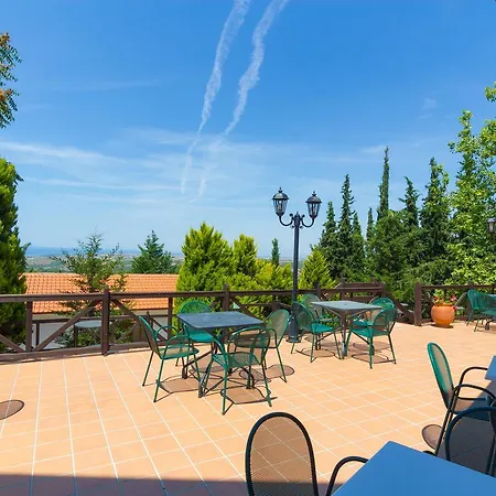 Filosxenia Roxani Country House 3*